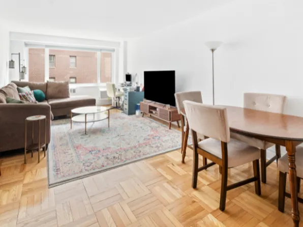 411 East 53rd Street 3B image 3 of 8
