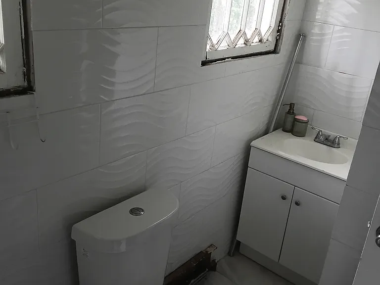 33 Starr Ave #2 — Photo 6