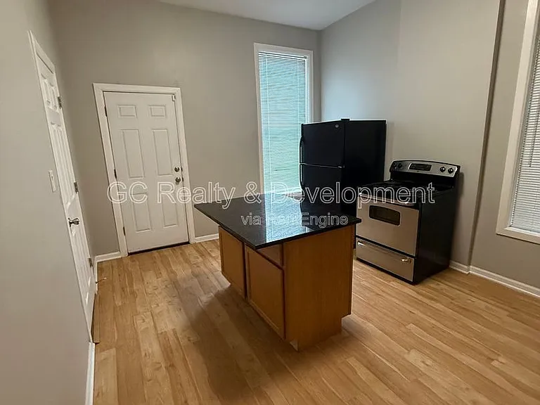 3609 S Giles Ave #2 — Photo 5