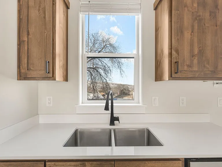 The Grove Apartments — Photo 24