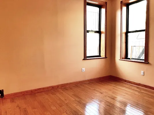 Rented by Rapid Realty Cobble Hill | media 86