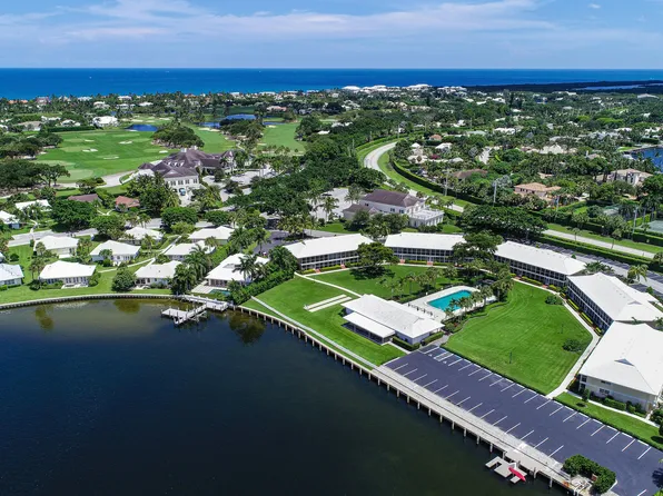 3 Church Ln APT 125, North Palm Beach, FL 33408