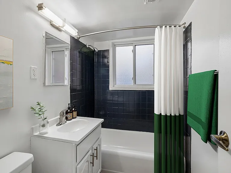 ReNew Alexandria — Photo 11
