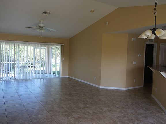 4th image of 432 Pinehurst Ave