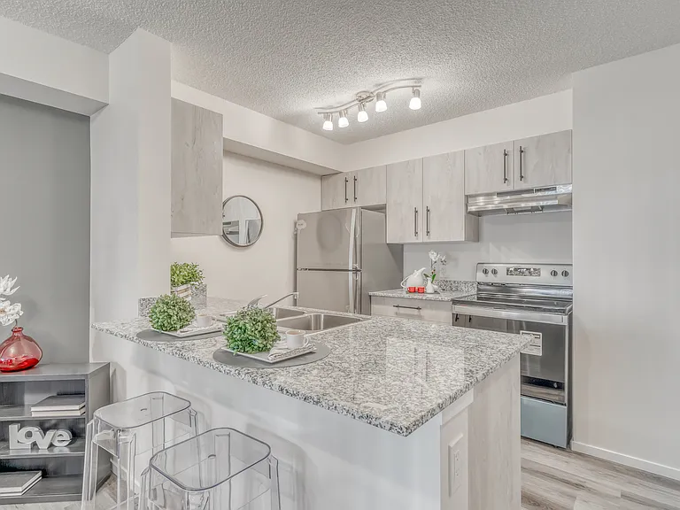 905 Evanston Dr NW — Photo 31