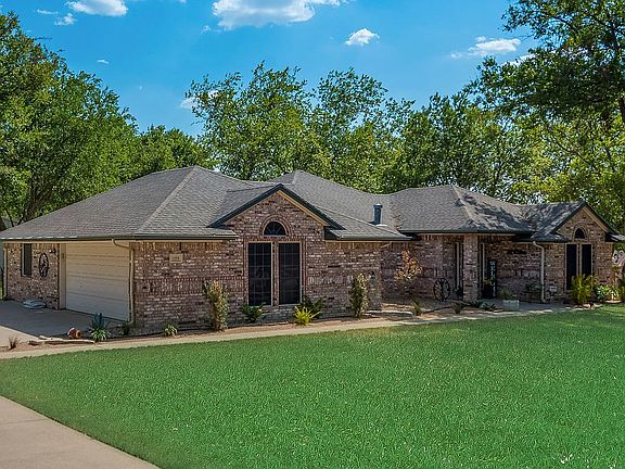 2nd image of 1773 Staree Ln