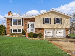 331 Alden Ln, Schaumburg, IL 60194