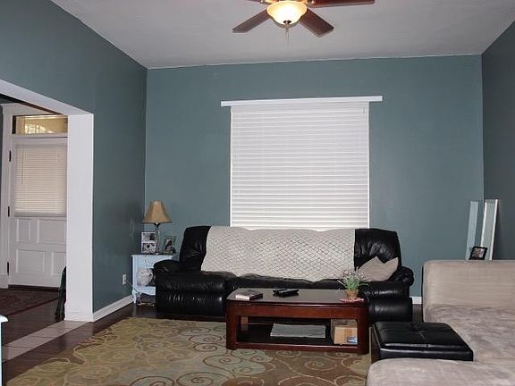 3rd image of 4229 Ivanhoe Ave