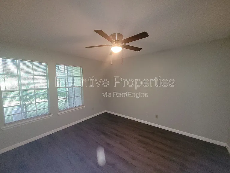 5956 Westgate Dr #102 — Photo 14