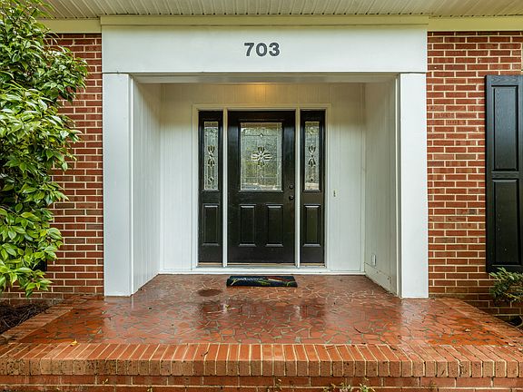 2nd image of 703 N Estes Dr