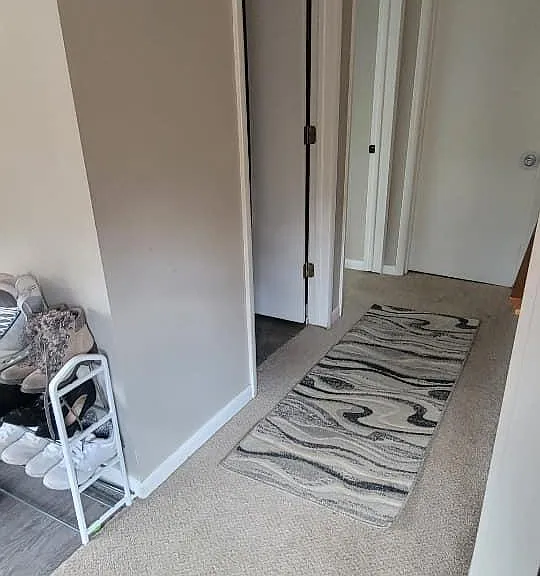 Hallway to Bedrooms and Full Bath