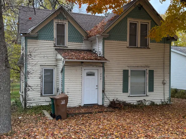 204 Independence Ave, Clarks Grove, MN 56016
