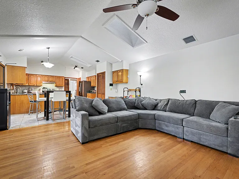523 Princewood Dr — Photo 16