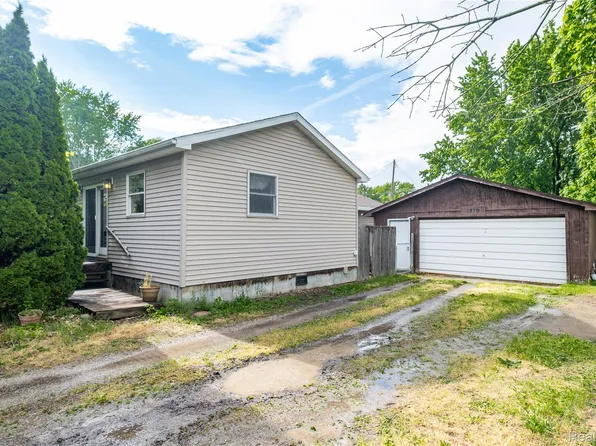 1270 W Oregon St, Lapeer, MI 48446