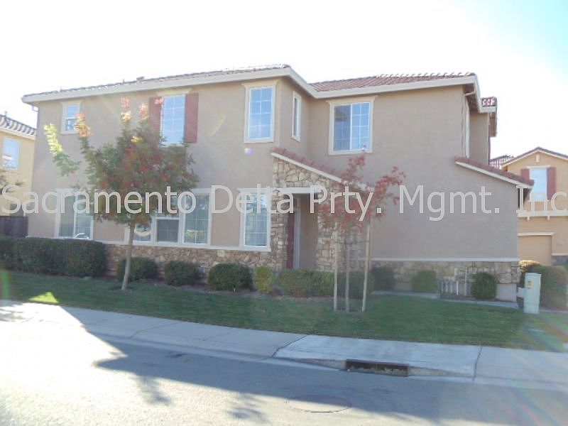 1st image of 283 Dragonfly Cir