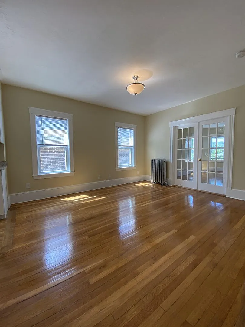 305 Tappan St — Photo 1