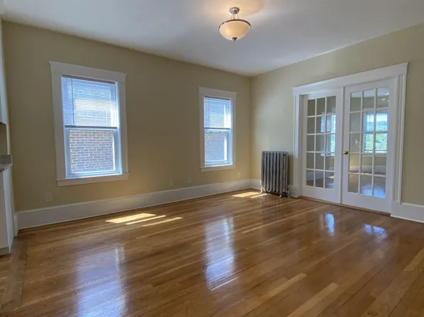 305 Tappan St #3, Brookline, MA 02445