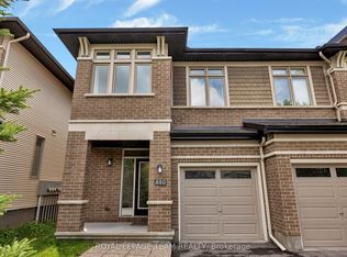 880 Fletcher Cir, Ottawa, ON K2T 0B8