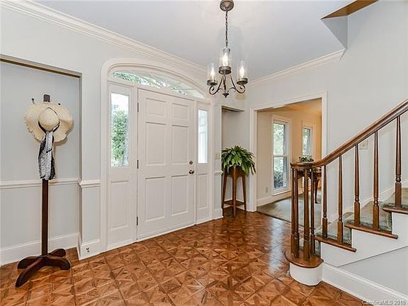 5th image of 10425 William Penn Ln