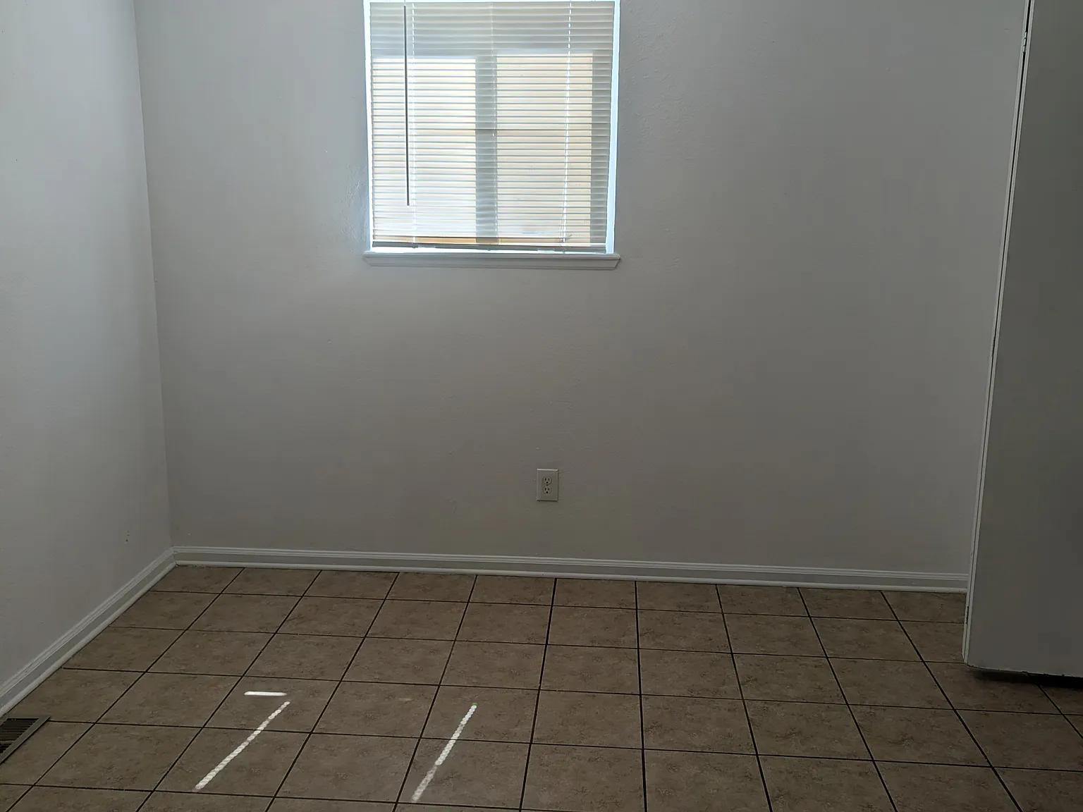 2 bed, 952 sqft, $2,000 — Photo 4