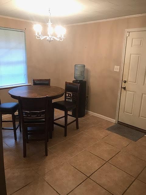 2nd image of 410 Daspit St