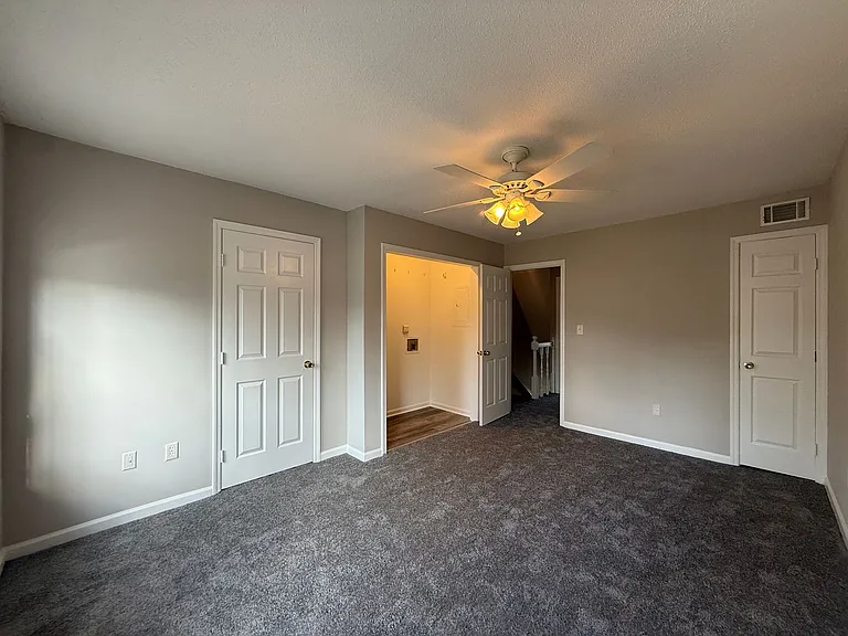 33 Londonberry Ln — Photo 11
