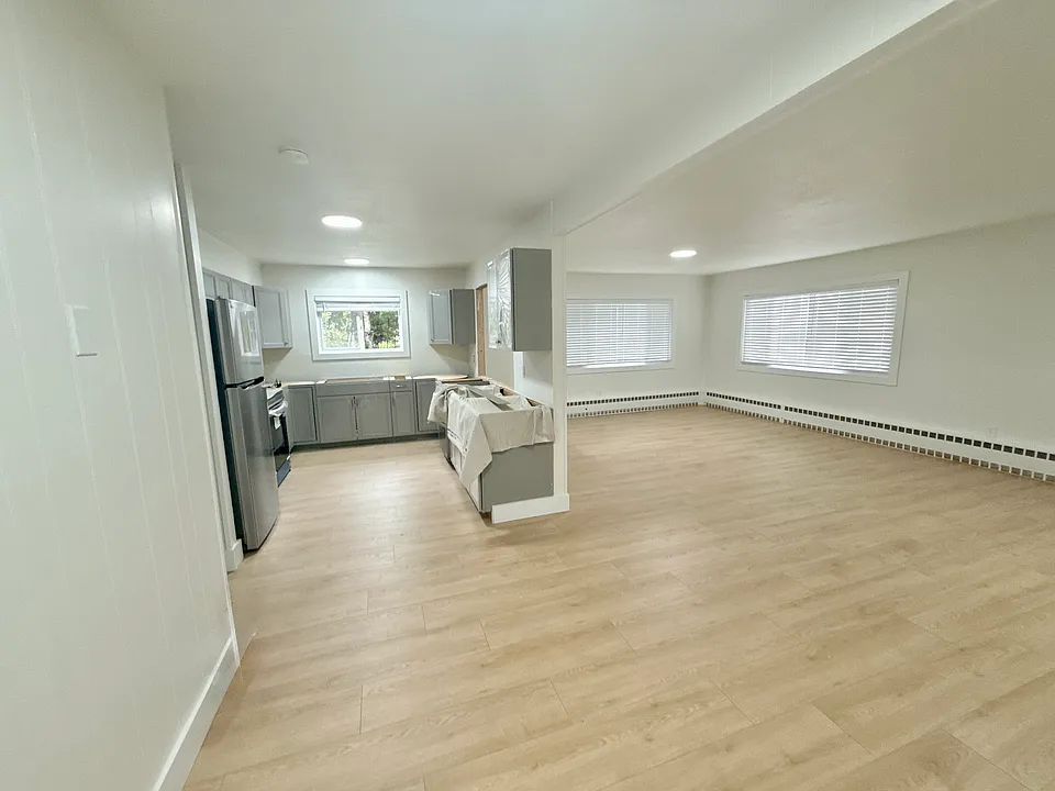 400 Dailey Ave #2