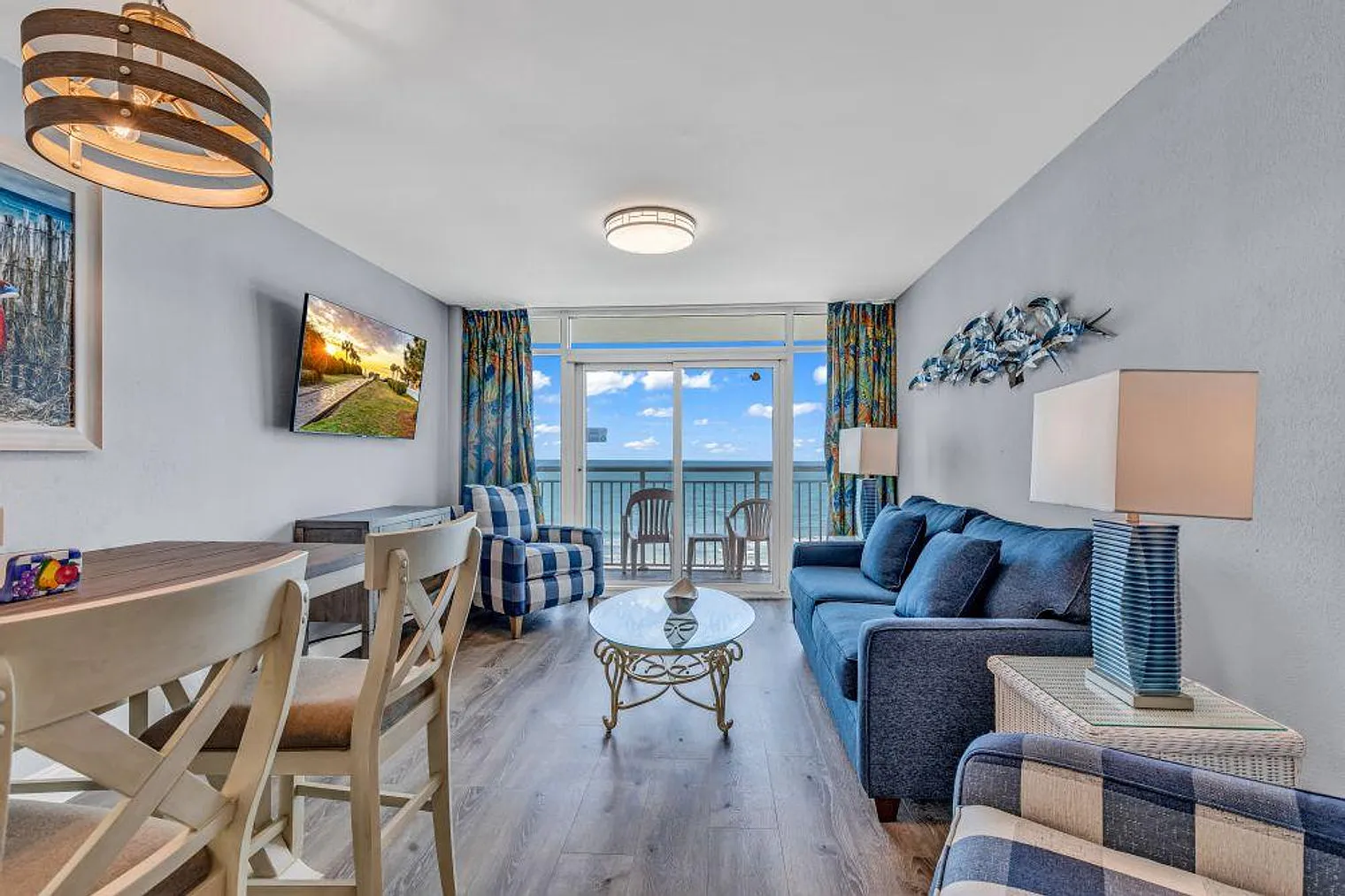 1 bed, 1.0 bath, 699 sqft, $3,068 — Photo 1