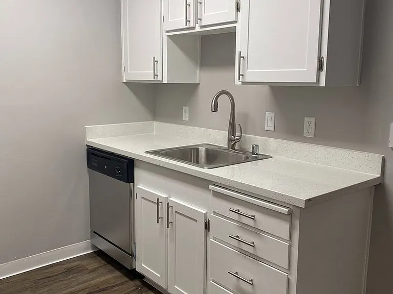 Midway Manor Apts. — Photo 51