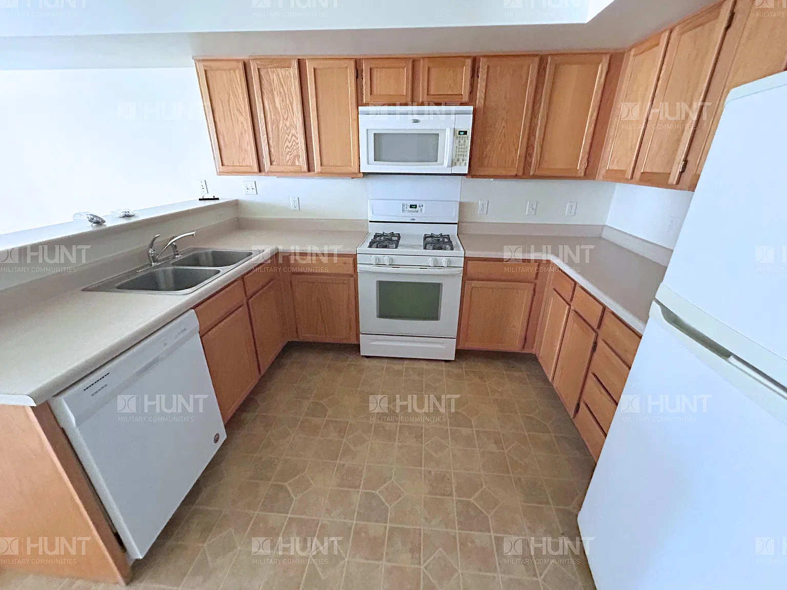 3 bed, 2.5 bath, 1861 sqft, $1,900 — Photo 4