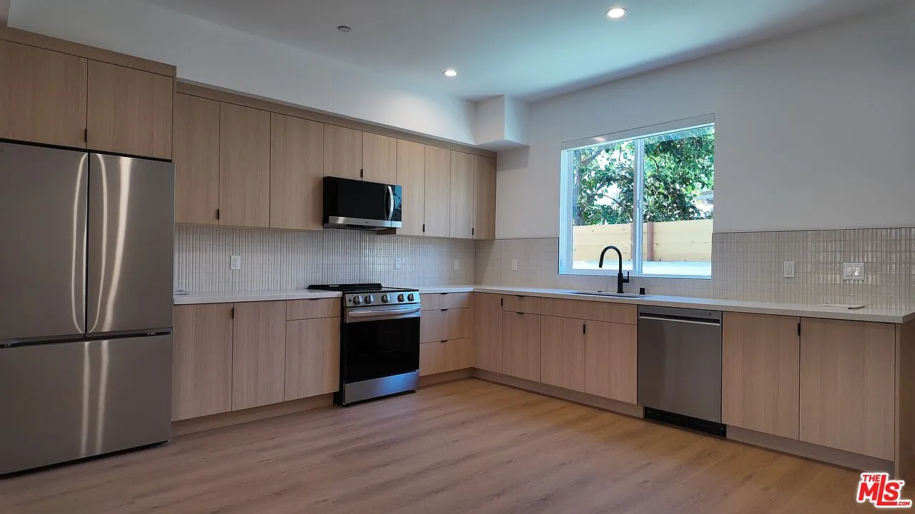 Studio, 1.0 bath, 620 sqft, $1,999 — Photo 4