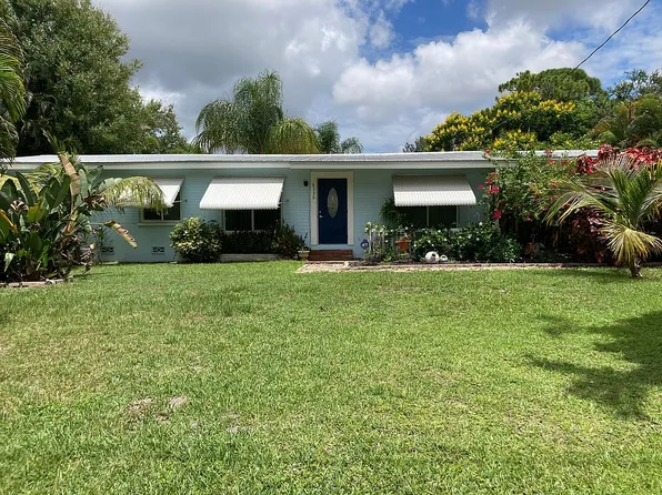 6330 SE Lake Circle Dr, Stuart, FL 34997