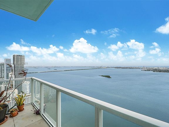 2nd image of 1900 N Bayshore Dr APT 4802