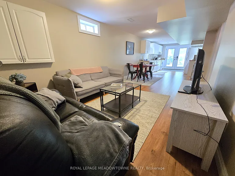 154 Maple St #BASEMENT — Photo 12