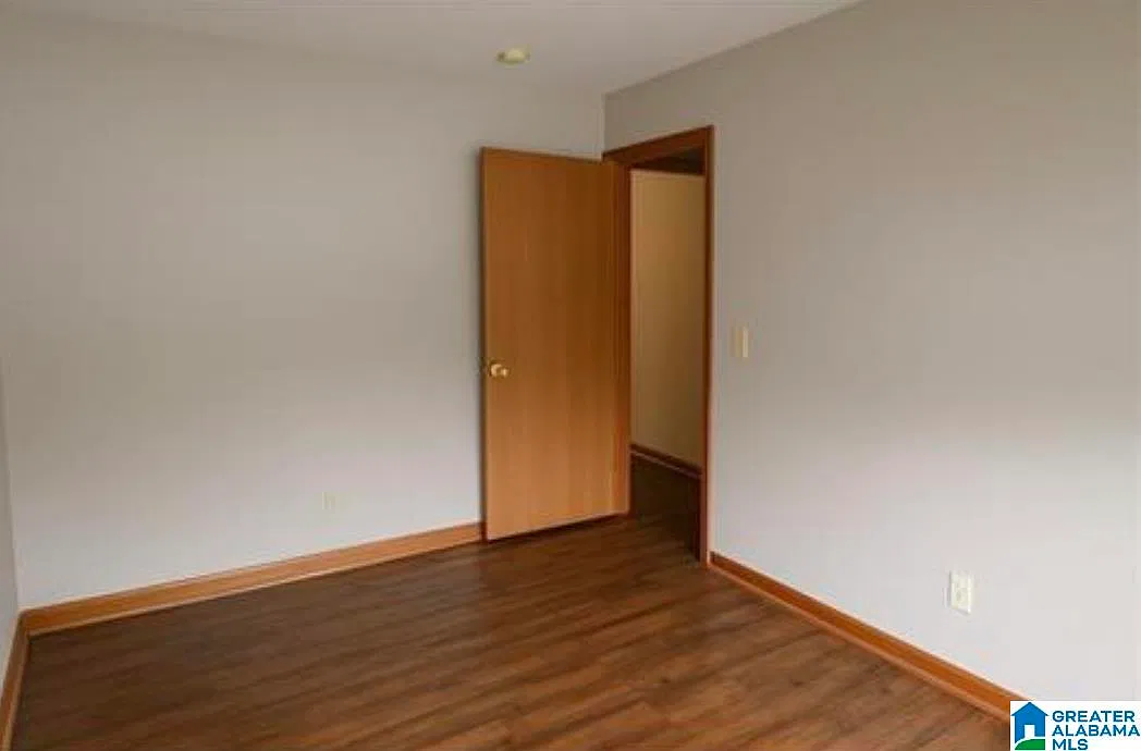 2 bed, 1.0 bath, 850 sqft, $925 — Photo 4