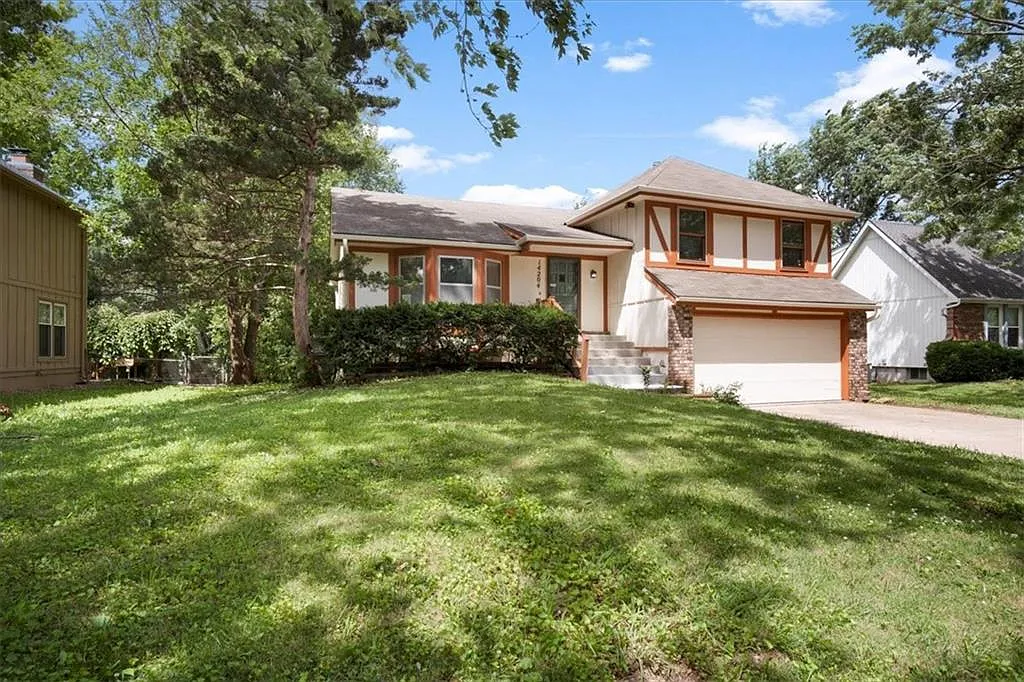 3 bed, 2.5 bath, 1783 sqft, $2,295 — Photo 1