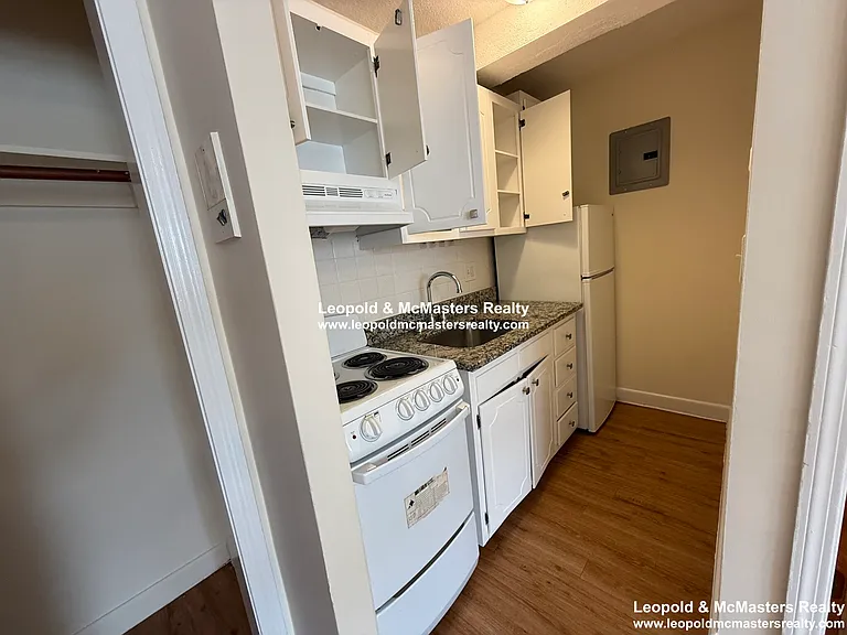 North Beacon St Brighton Apartments — Photo 26
