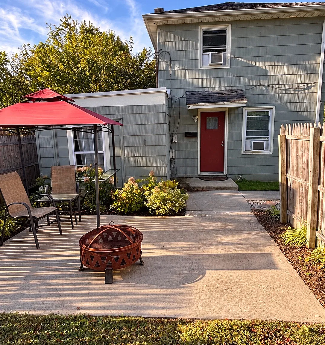 3 bed, $1,800 — Photo 1