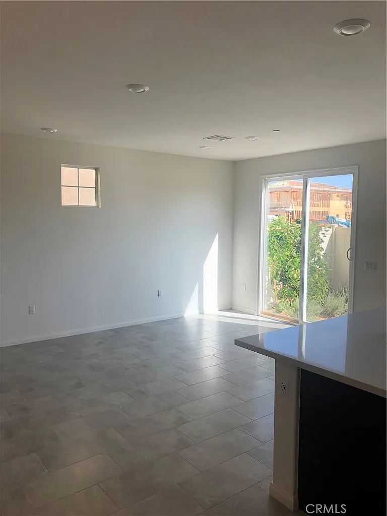 4 bed, 1865 sqft, $3,150 — Photo 3