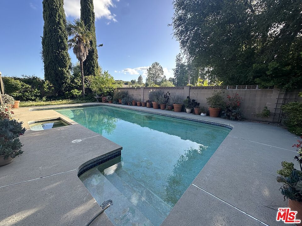 2nd image of 3185 Rossini Pl