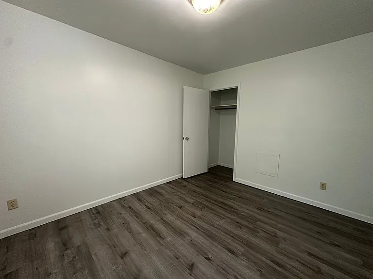 270 Albert Ct — Photo 20