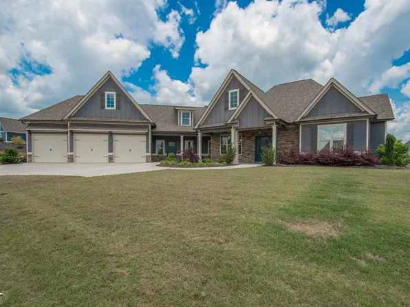 17 Brookmont Ct, Newnan, GA 30265