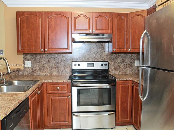 5th image of 7184 Sportsmans Dr #7184