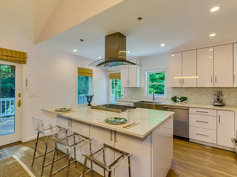 24 Tansey Ln — Photo 3