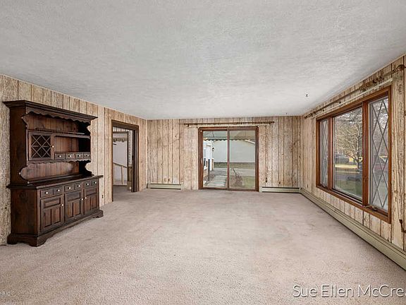5th image of 2090 E Forest Ln
