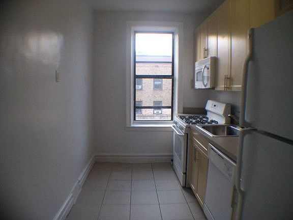 2nd image of 3706 81st St APT 6G