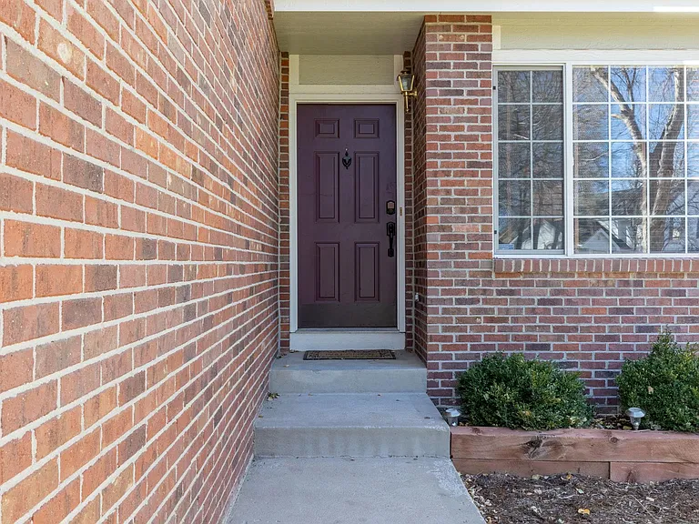2771 Calkins Pl — Photo 2