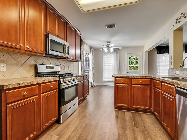 4203 Keystone Trl — Photo 7