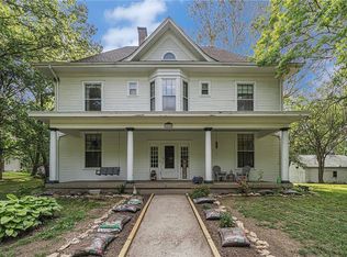 405 5th St, Camden Point, MO 64018