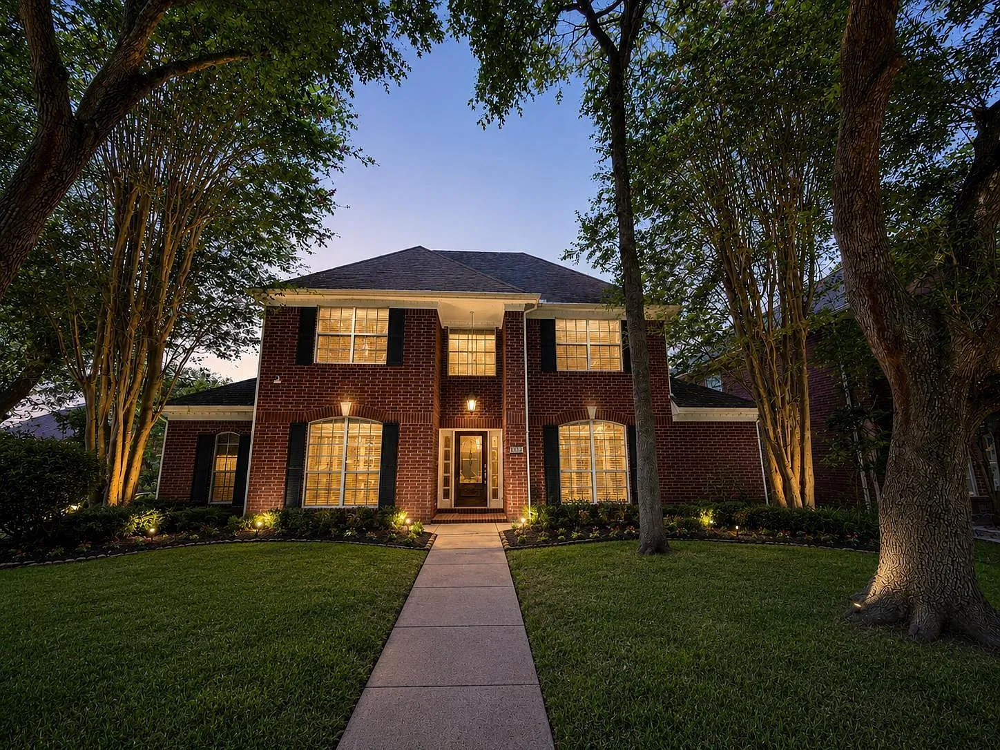 4 bed, 3.5 bath, 2909 sqft, $2,800 — Photo 2